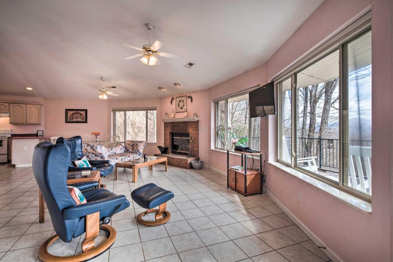Charming Burnsville Apt With Mountain Views And Deck! Exteriér fotografie